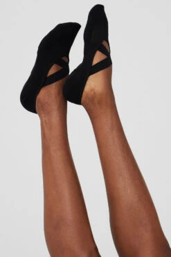 Women's Pivot Barre Sock - Black -Attire Mew Sales A0094W 01 b1 a2 m100