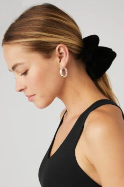 Chenille Oversized Scrunchie - Black -Attire Mew Sales A0372U0 01 b1 s1 a1 1 m18