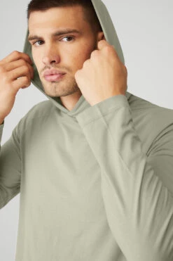 Core Hooded Runner - Limestone -Attire Mew Sales M3156R 04457 b1 s3 a4 1 m108